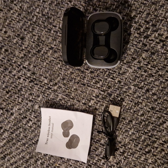 Other - Brand new wireless earphones